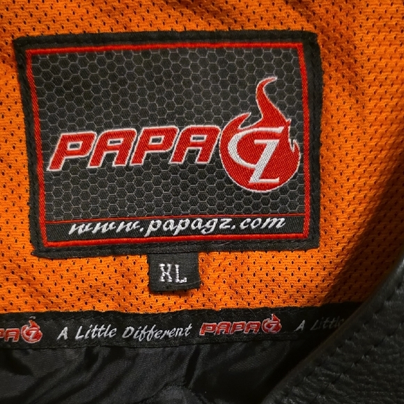 Men/women's Black Leather Adjustible Side Motorcycle Vest with Harley Patches - Picture 2 of 10